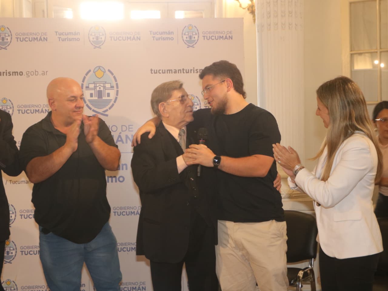 img-footer-1