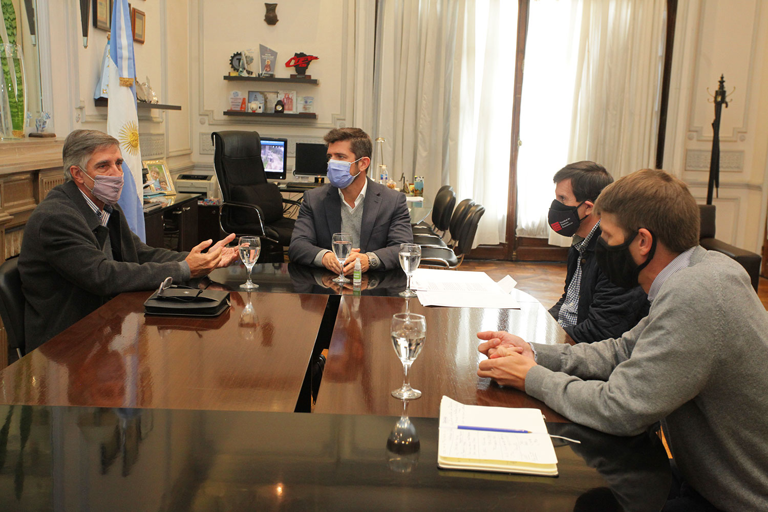 img-footer-1