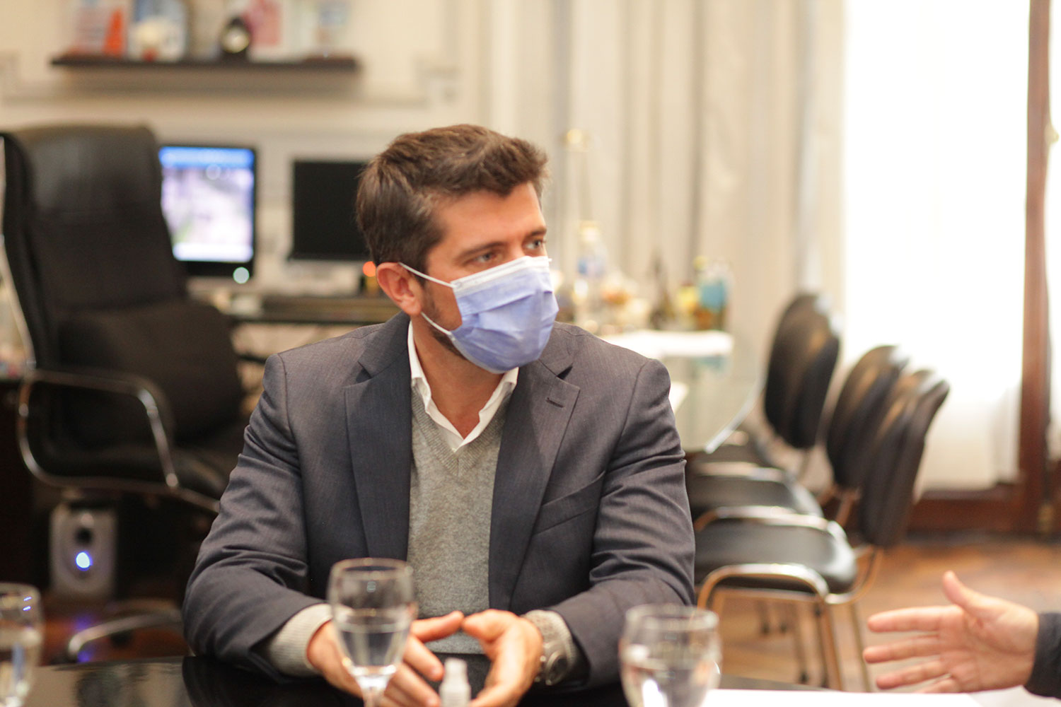 img-footer-1